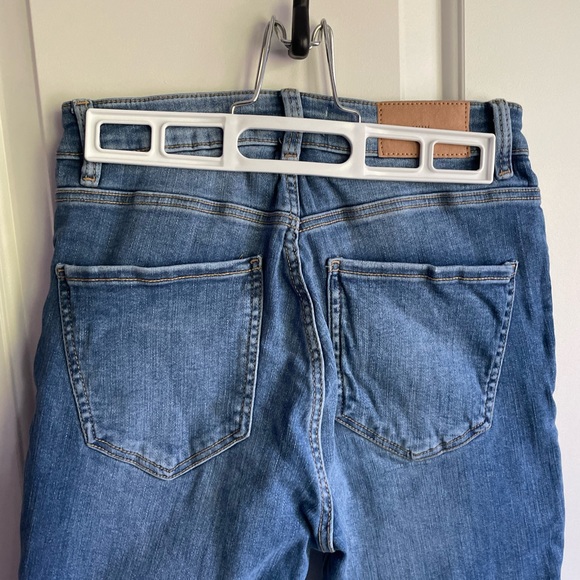 Zara High Rise Sculpt Jeans - Picture 2 of 4